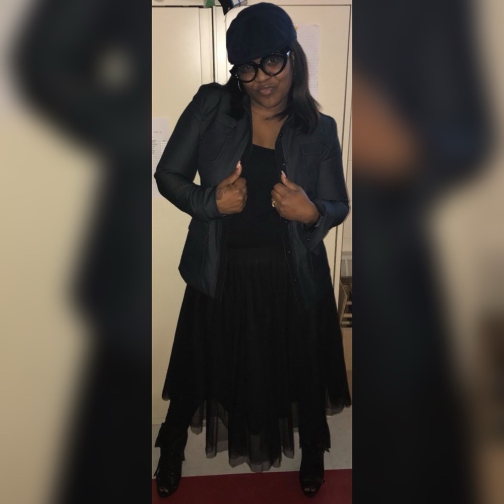 Meet your Posher, Nakia